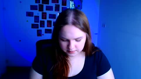 Reina online show from March 2026 06:52:01 AM