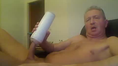 reini7211 online show from November 2025 02:32:01 AM