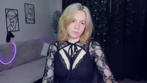 Snapshot of remipeach chatting on May 2026 04:23:01 PM RemiPeach online show from May 2026 04:23:01 PM