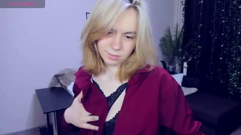 Snapshot of remipeach chatting on May 2026 05:52:01 PM RemiPeach online show from May 2026 05:52:01 PM
