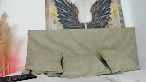 Laura online show from February 2025 09:32:02 PM