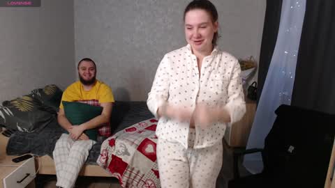 Snapshot of renae_tom chatting on December 2024 11:45:02 AM Renae Tom online show from December 2024 11:45:02 AM