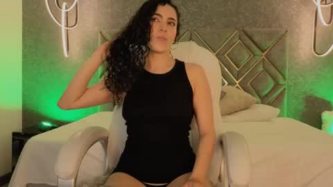 Renata 3 online show from April 2026 11:27:01 AM