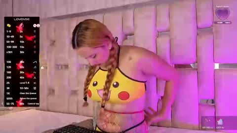 Renata online show from November 2025 01:46:02 PM