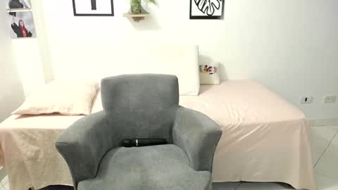 Renata Salinas online show from February 2025 12:53:02 AM