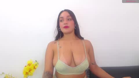 Snapshot of renatabrownn28 chatting on June 2026 06:42:01 PM renatabrownn28 online show from June 2026 06:42:01 PM