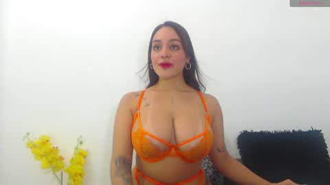 Snapshot of renatabrownn28 chatting on June 2026 04:07:02 AM renatabrownn28 online show from June 2026 04:07:02 AM