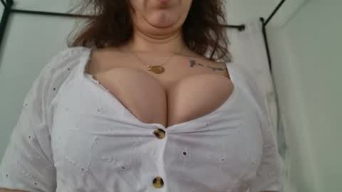 Snapshot of renattabigboobs chatting on February 2025 11:41:02 AM Renatta online show from February 2025 11:41:02 AM