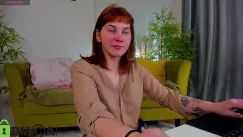 rene_shine online show from November 2025 03:22:01 PM