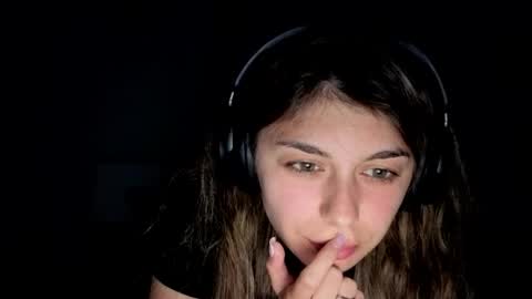 renee_loah online show from May 2026 08:50:01 PM