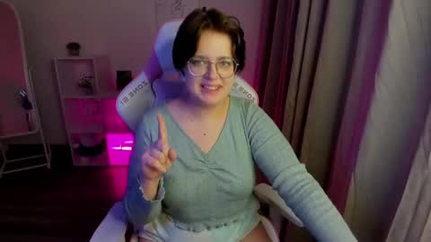 renee_turner online show from December 2024 04:25:01 PM