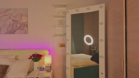 reneefoxy_ online show from June 2026 01:04:02 AM