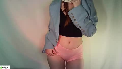 Snapshot of renesme_lusilia chatting on May 2026 02:07:02 AM Renesme White Im here from Monday to Friday online show from May 2026 02:07:02 AM