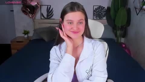 Renesmy online show from March 2026 05:44:01 AM