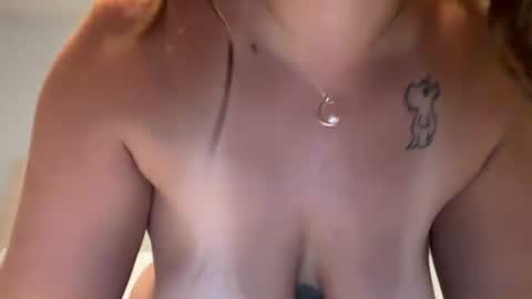 renimoonxo online show from June 2026 10:25:01 AM