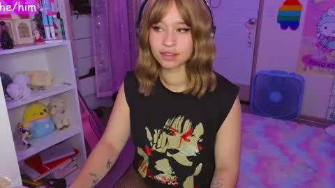 Snapshot of renpuppy chatting on March 2025 04:54:02 AM REN online show from March 2025 04:54:02 AM