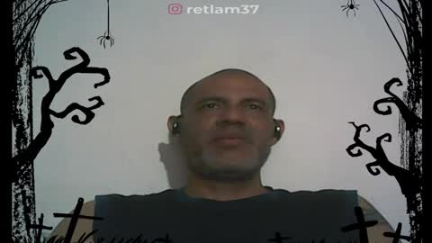 Snapshot of retlam37 chatting on October 2025 04:12:02 AM Walter online show from October 2025 04:12:02 AM