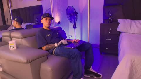 Rey online show from February 2025 04:42:01 AM