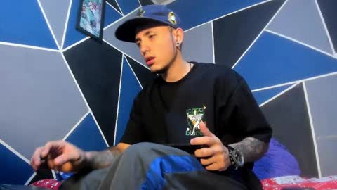 Rey online show from February 2025 05:04:01 AM