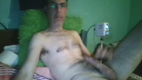 Snapshot of reyes_albert2006 chatting on April 2026 06:19:01 AM reyes_albert2006 online show from April 2026 06:19:01 AM