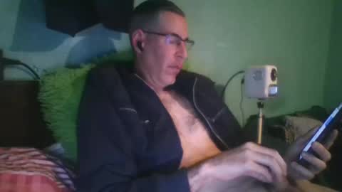 Snapshot of reyes_albert2006 chatting on April 2026 03:44:01 PM reyes_albert2006 online show from April 2026 03:44:01 PM