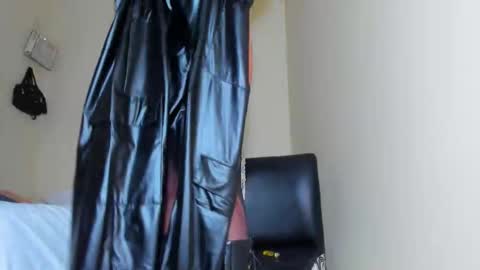 Snapshot of rgmo17 chatting on October 2025 09:43:02 AM ROBERTA online show from October 2025 09:43:02 AM