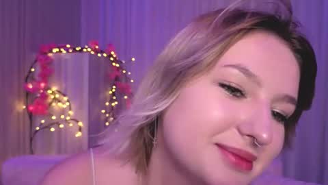 Snapshot of rheamoonn chatting on July 2026 02:24:01 AM Grace online show from July 2026 02:24:01 AM