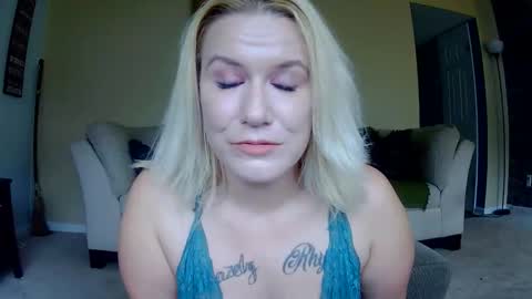 Snapshot of rhondarump chatting on October 2025 03:03:02 PM rhondarump online show from October 2025 03:03:02 PM