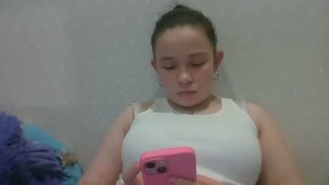 RiaLowelyt online show from June 2026 02:33:01 PM