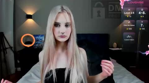 Ria Woods online show from November 2025 05:22:01 PM