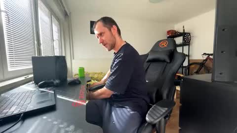 ricciardio online show from October 2025 10:16:02 AM