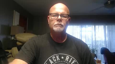 rich32937 online show from April 2026 12:10:01 PM