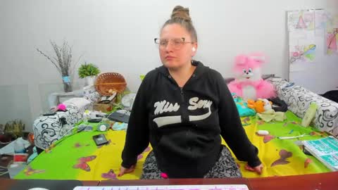 Anna - not anna - right Anna  online show from April 2026 12:26:01 PM