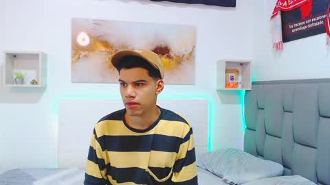 Snapshot of rickii_hot chatting on April 2026 04:38:01 PM Ricki online show from April 2026 04:38:01 PM