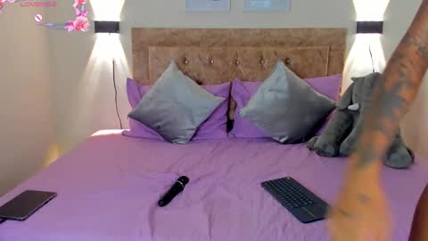 ri ri online show from November 2025 10:43:01 PM