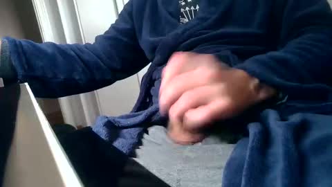 Snapshot of riki_rikard chatting on January 2025 12:10:01 PM Riki online show from January 2025 12:10:01 PM
