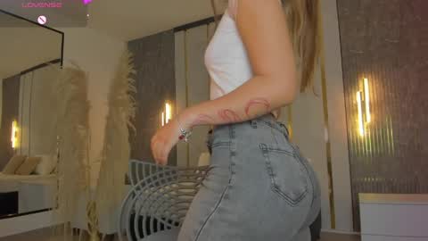 Riley Sierra online show from April 2026 01:05:02 PM