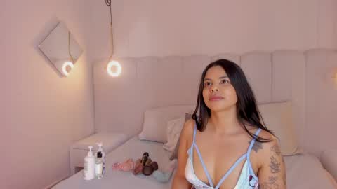 Snapshot of riri_candy chatting on April 2026 03:33:01 AM Riri Candy online show from April 2026 03:33:01 AM