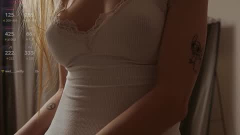 Snapshot of riri_kikki chatting on February 2026 05:23:02 PM DARIA online show from February 2026 05:23:02 PM