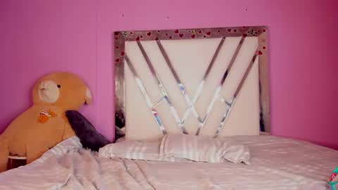 Snapshot of ririblonde chatting on December 2024 03:04:01 PM Ririblonde online show from December 2024 03:04:01 PM