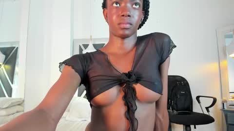 Snapshot of ririblonde chatting on October 2025 04:04:01 PM Ririblonde online show from October 2025 04:04:01 PM