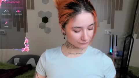 Snapshot of riskypussy chatting on September 2025 02:15:02 AM MIley online show from September 2025 02:15:02 AM