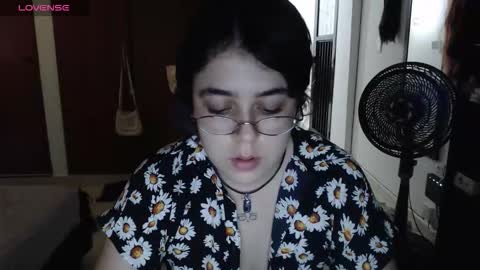 Snapshot of rivadeneira222 chatting on September 2025 05:13:02 PM PeachSalinger online show from September 2025 05:13:02 PM