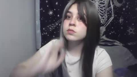 Snapshot of rivadeneira222 chatting on September 2025 08:50:01 AM PeachSalinger online show from September 2025 08:50:01 AM