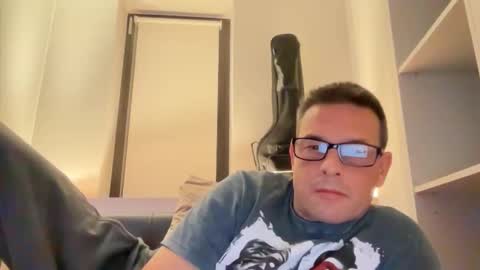 Snapshot of rmbrando445829 chatting on December 2025 12:37:02 AM Darrius online show from December 2025 12:37:02 AM