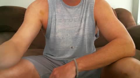 Snapshot of roadhouse122 chatting on December 2024 02:06:01 PM roadhouse122 online show from December 2024 02:06:01 PM