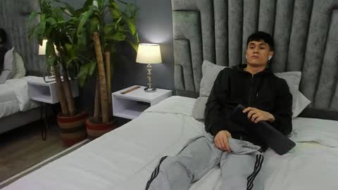 Roan Birkin online show from February 2025 10:36:01 PM