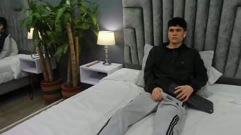 Roan Birkin online show from February 2025 01:43:02 AM