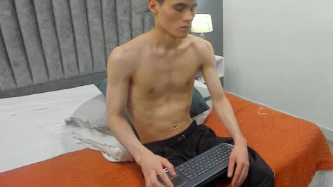 Roan Birkin online show from February 2025 10:31:01 PM