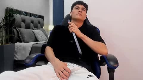 Roan Birkin online show from October 2025 08:42:01 PM